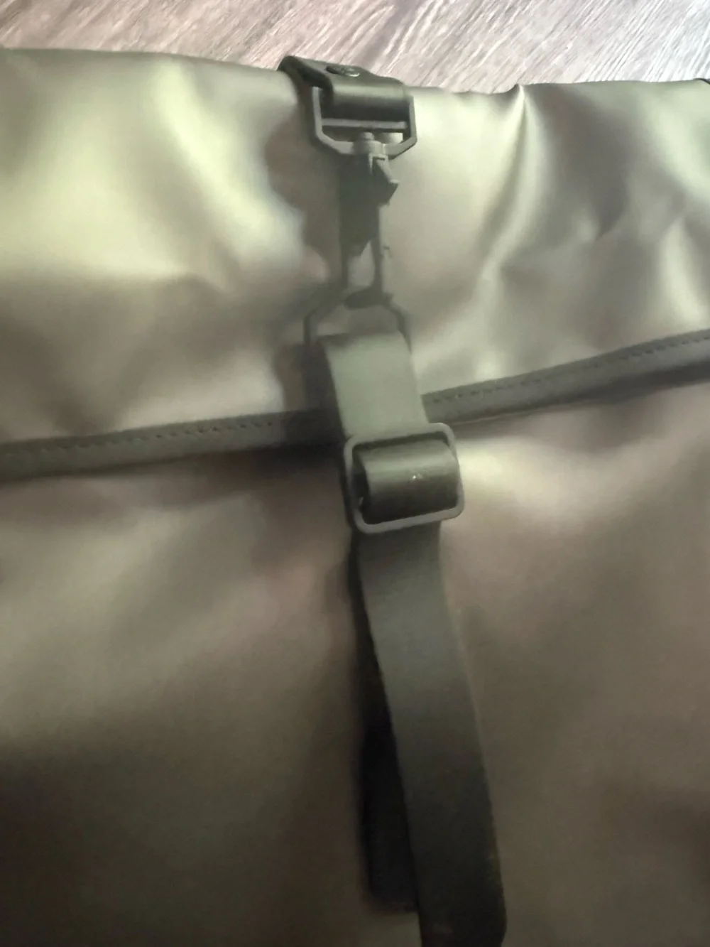 RAINS Rolltop Rucksack W3 Metallic Grey Waterproof Backpack Outdoor NWT Style